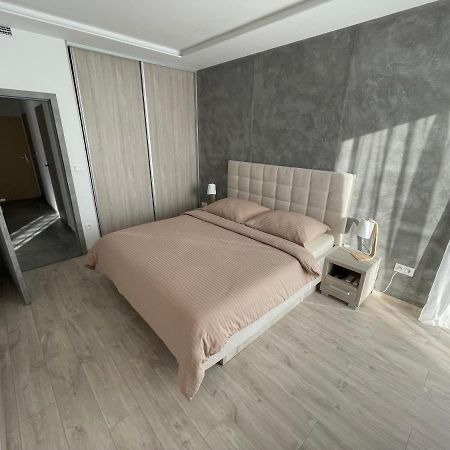 Greenbay Apartment With Free Parking Trencin Exterior photo